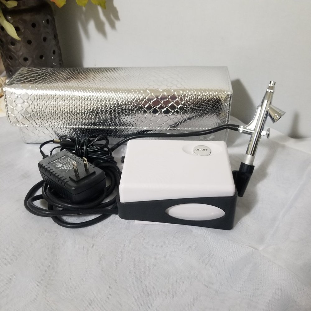 Luminess Airbrush system and case - self tanner, spray tan, airbrush mak…